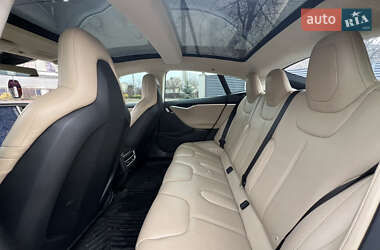 Лифтбек Tesla Model S 2015 в 