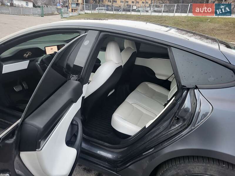 Ліфтбек Tesla Model S 2022 в Обухові