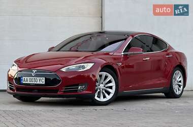 Ліфтбек Tesla Model S 2015 в Сарнах