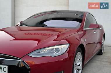 Ліфтбек Tesla Model S 2015 в Сарнах