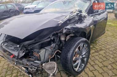Лифтбек Tesla Model S 2015 в 