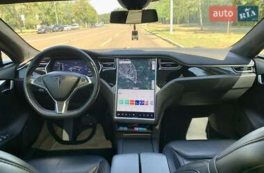 Лифтбек Tesla Model S 2016 в Киеве