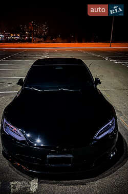 Ліфтбек Tesla Model S 2018 в 