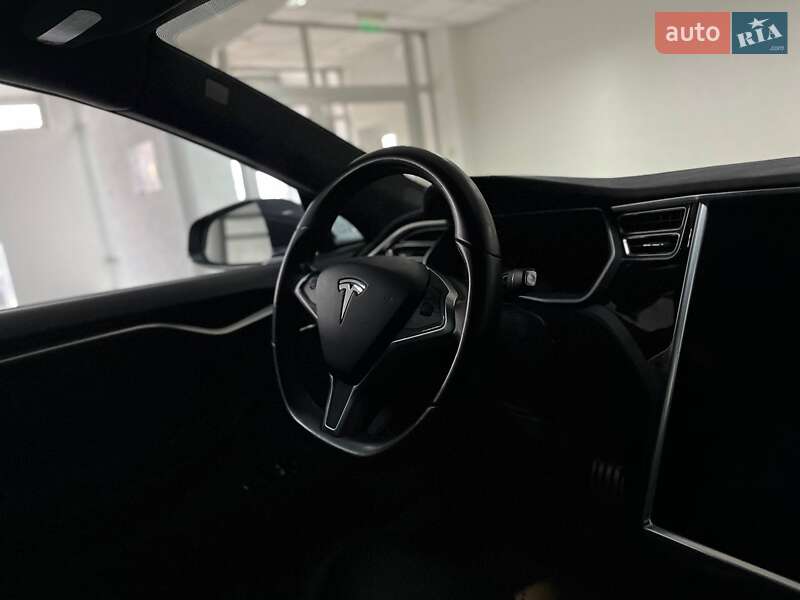 Ліфтбек Tesla Model S 2015 в Полтаві