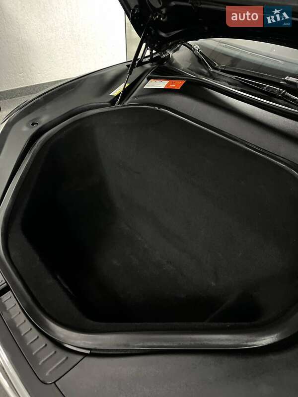 Ліфтбек Tesla Model S 2015 в Полтаві
