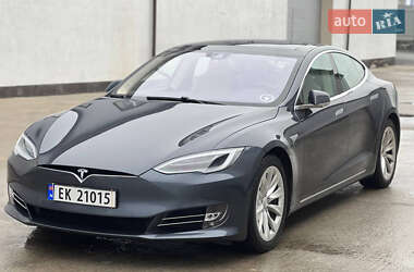 Лифтбек Tesla Model S 2017 в Виннице