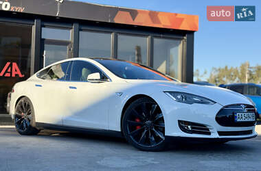 Лифтбек Tesla Model S 2015 в Киеве