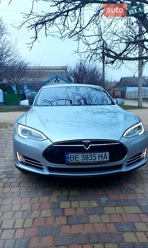 Tesla Model S 2015 Tesla Model S 2015