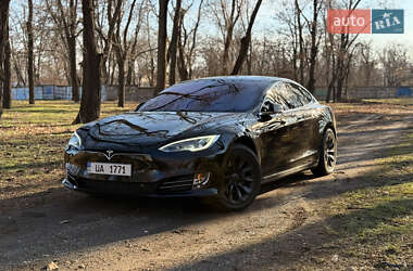 Лифтбек Tesla Model S 2021 в Кривом Роге