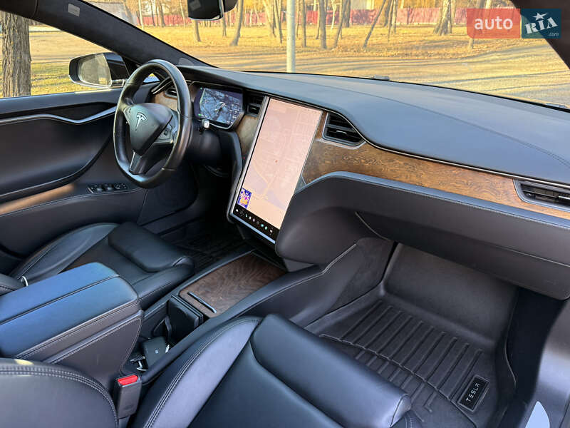 Лифтбек Tesla Model S 2021 в Кривом Роге