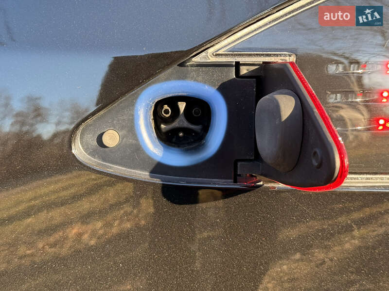 Лифтбек Tesla Model S 2021 в Кривом Роге