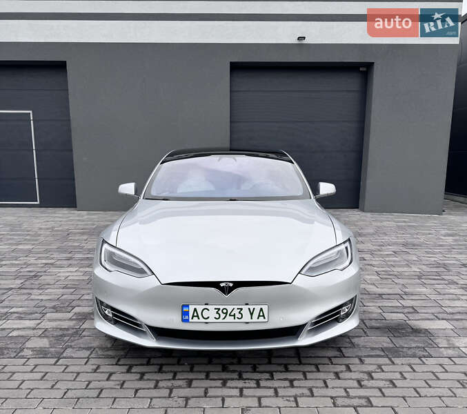 Ліфтбек Tesla Model S 2018 в Луцьку