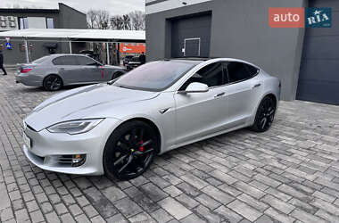 Лифтбек Tesla Model S 2018 в Луцке