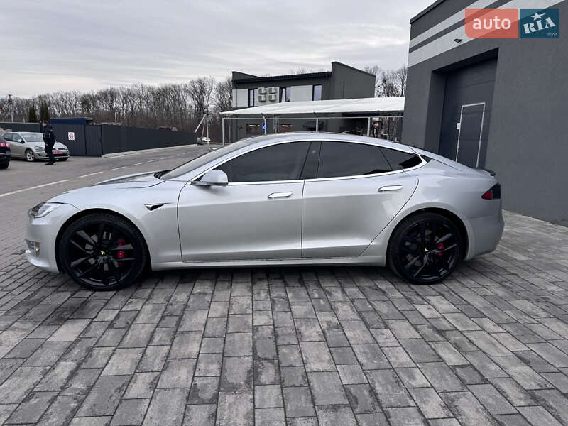 Лифтбек Tesla Model S 2018 в Луцке