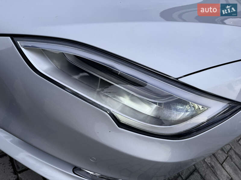 Лифтбек Tesla Model S 2018 в Луцке