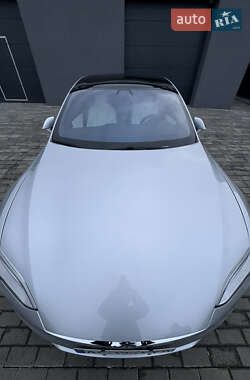 Лифтбек Tesla Model S 2018 в Луцке