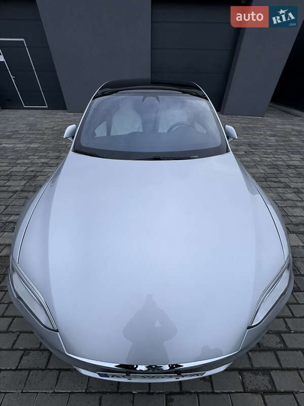 Лифтбек Tesla Model S 2018 в Луцке