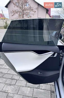 Лифтбек Tesla Model S 2018 в Луцке