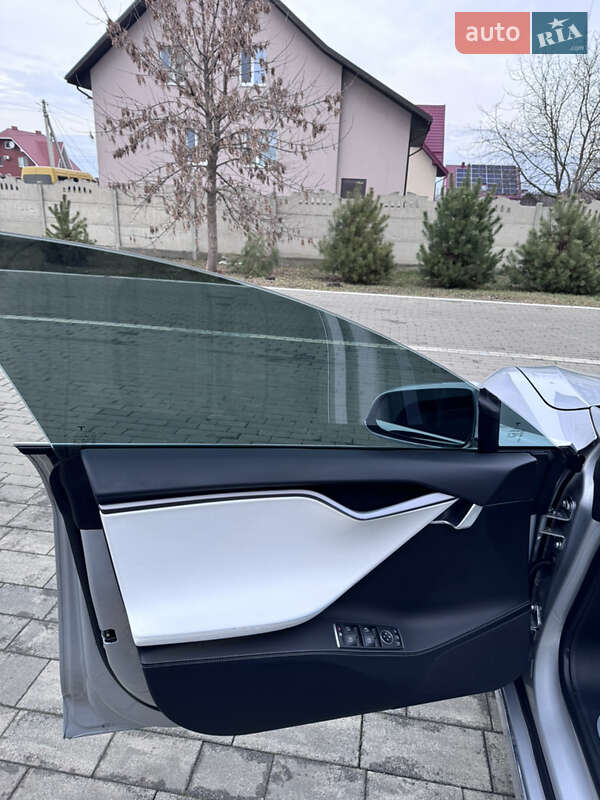 Ліфтбек Tesla Model S 2018 в Луцьку
