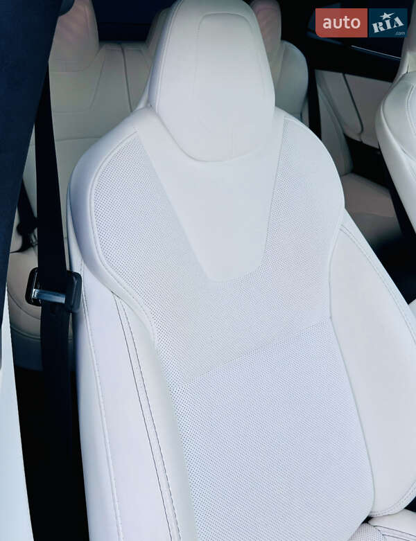 Ліфтбек Tesla Model S 2018 в Луцьку