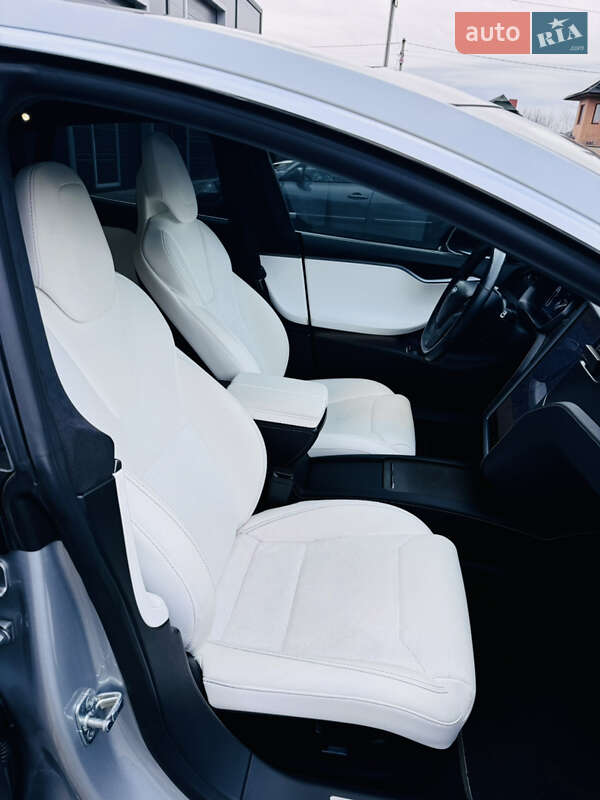 Лифтбек Tesla Model S 2018 в Луцке