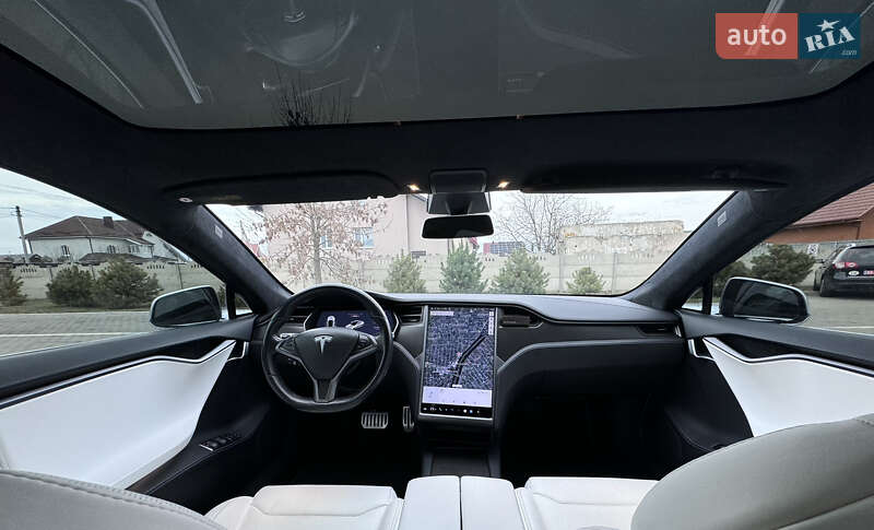 Лифтбек Tesla Model S 2018 в Луцке
