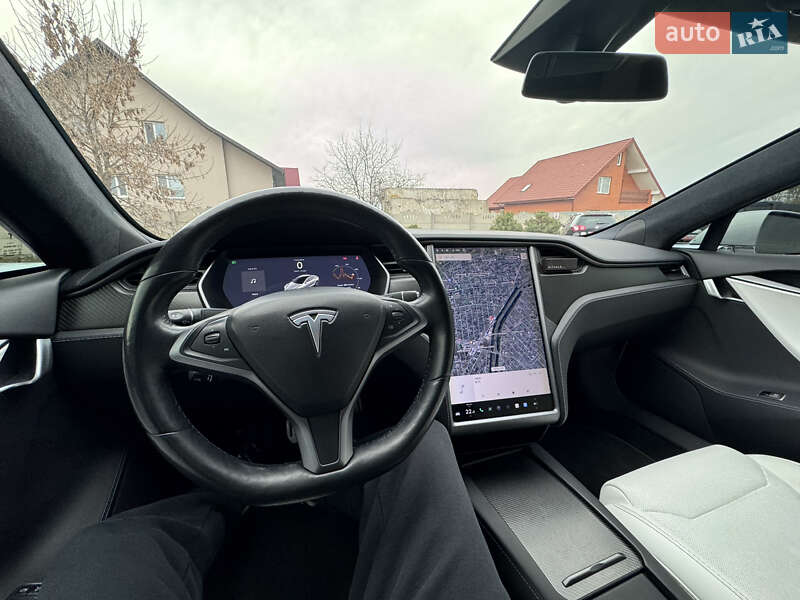 Лифтбек Tesla Model S 2018 в Луцке