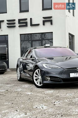 Лифтбек Tesla Model S 2017 в Виннице