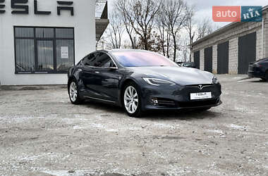 Лифтбек Tesla Model S 2017 в Виннице