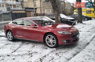 Лифтбек Tesla Model S 2014 в Львове