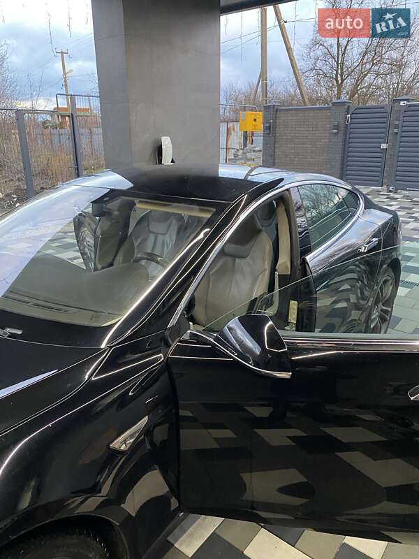 Лифтбек Tesla Model S 2014 в Днепре
