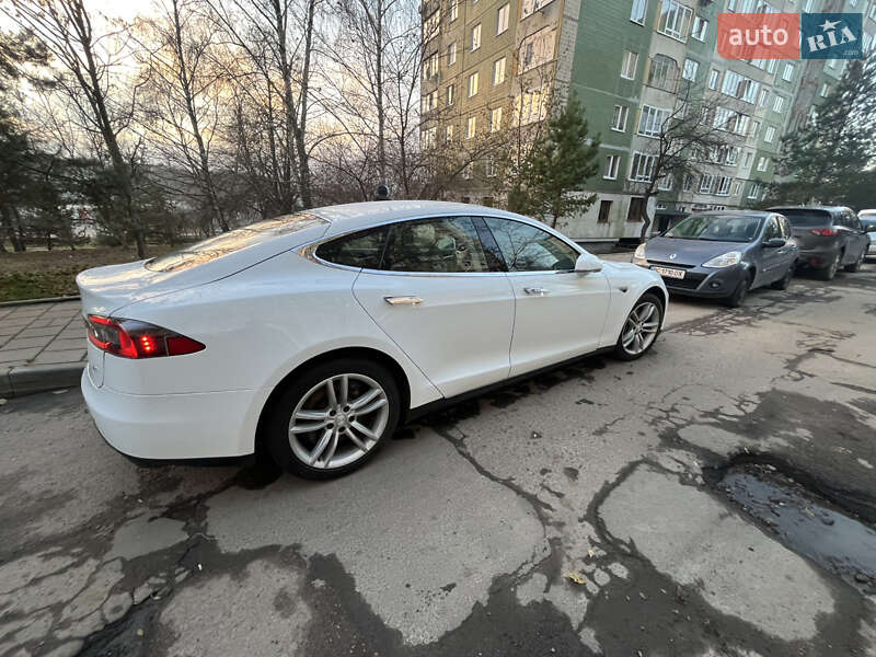 Лифтбек Tesla Model S 2014 в Львове фото 6 Лифтбек Tesla Model S 2014 в Львове