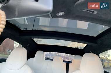 Лифтбек Tesla Model S 2017 в Киеве