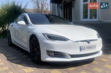 Ліфтбек Tesla Model S 2017 в 