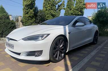 Ліфтбек Tesla Model S 2017 в 