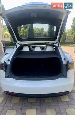 Ліфтбек Tesla Model S 2017 в 