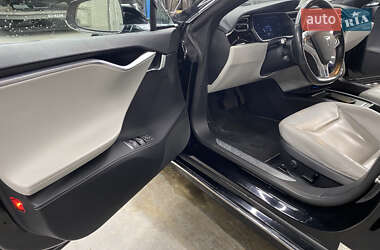 Ліфтбек Tesla Model S 2017 в 