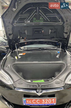Ліфтбек Tesla Model S 2017 в 