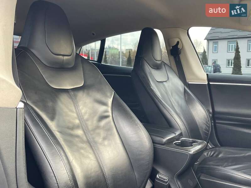 Лифтбек Tesla Model S 2014 в Виннице