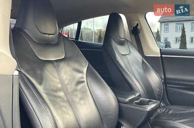 Лифтбек Tesla Model S 2014 в 