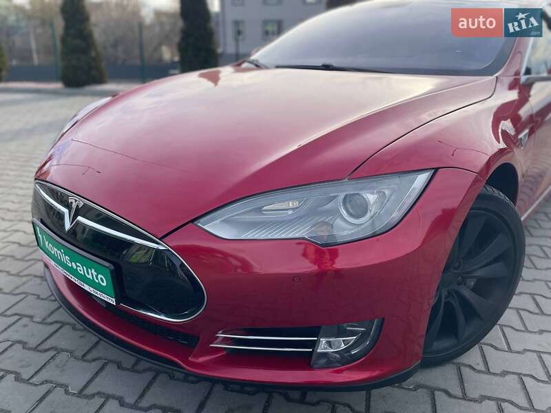 Лифтбек Tesla Model S 2014 в Виннице