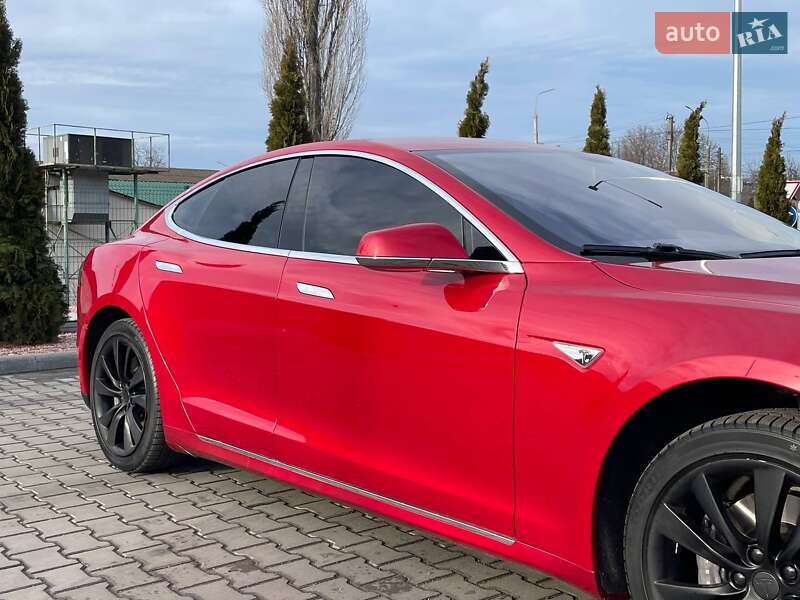 Лифтбек Tesla Model S 2014 в Виннице