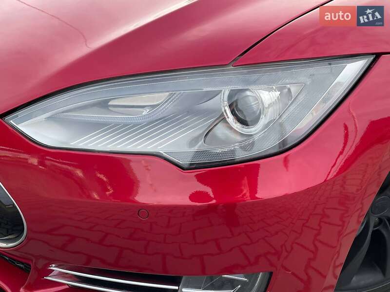 Лифтбек Tesla Model S 2014 в Виннице