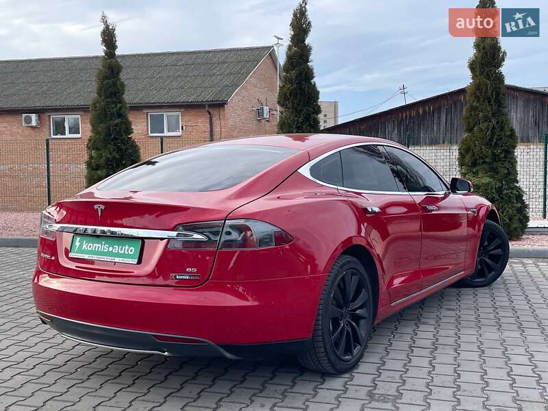 Лифтбек Tesla Model S 2014 в Виннице