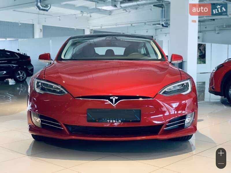 Лифтбек Tesla Model S 2018 в Киеве фото 2 Лифтбек Tesla Model S 2018 в Киеве