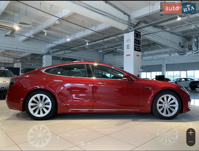 Лифтбек Tesla Model S 2018 в Киеве фото 5 Лифтбек Tesla Model S 2018 в Киеве