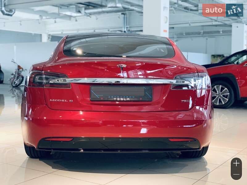 Лифтбек Tesla Model S 2018 в Киеве фото 6 Лифтбек Tesla Model S 2018 в Киеве