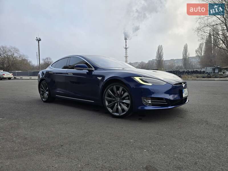 Лифтбек Tesla Model S 2016 в Одессе