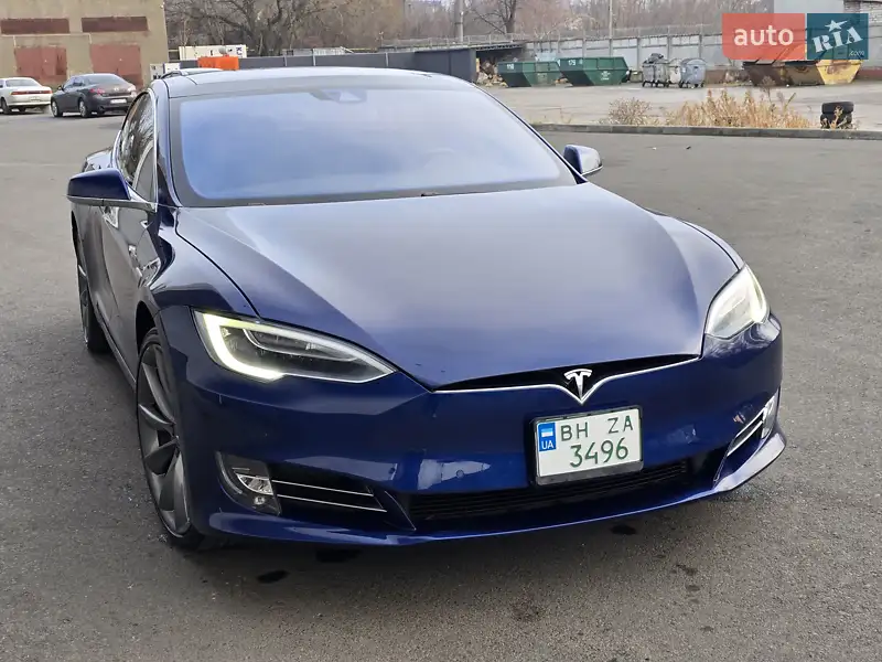 Tesla Model S 2016