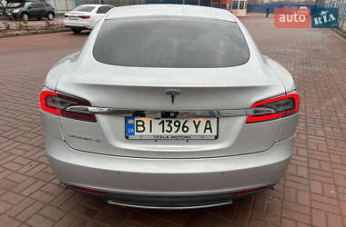 Лифтбек Tesla Model S 2014 в Полтаве